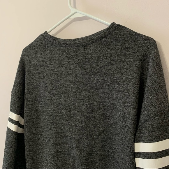 🧡3/$30 Cabin Fever Sequence Long Sleeve in Large - Picture 4 of 6